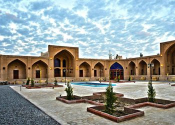 جیهان ڕێزی لە کاروانسەرا مێژووییەکانی ئێران گرت