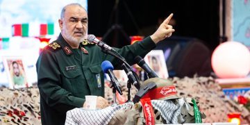 فەرماندەی سوپای پاسداران: وڵاتانی ئیسلامی بوونەتە قوربانی سیاسەتەکانی ئەمریکا
