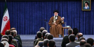 حەزرەتی ئایەتوڵڵا خامنەیی: ئەمریکا هاوبەشی سەرەکی تاوانەکانی ڕژێمی زایۆنیستییە لە غەززە