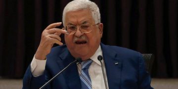 مەحمود عەباس: خاکی فەڵەستین بە جێ ناهێڵین