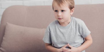 ئایا ئازاری سک لە منداڵاندا مەترسیدارە؟