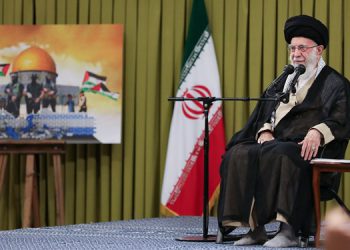 حەزرەتی ئایەتوڵڵا خامنەیی: دەبێت ڕێگای هەناردەی نەوت و خۆڕاک بۆ ڕژێمی زایۆنیستی دابخرێت