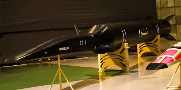 ئێران: مووشەکی هایپرسۆنیکی فەتاح ی 2 نمایش کرا