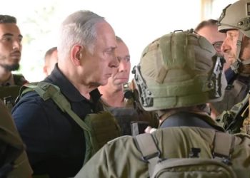 ئیهود باراک: نتانیاهۆ لە شەڕی غەززەدا شکستی هێناوە