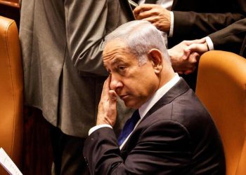 نتانیاهۆ بە شەڕێکی ناوچەیی دەیەوێت خۆی لە گێژاوی غەززە دەرباز بکات