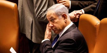 نتانیاهۆ بە شەڕێکی ناوچەیی دەیەوێت خۆی لە گێژاوی غەززە دەرباز بکات