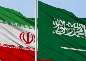 میدل ئیست ئای: سعوودیە نێوەندگێڕی ئێران و ئەمریکا دەکات