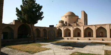 کاروانسەرای تەبەسی؛ سەرنجڕاکێش و ناوازە