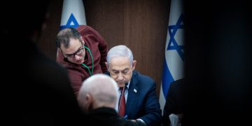 ڕژێمی زایۆنیستی؛ شکست لە غەززە و هێرشی سەر ڕاوێژکارانی سەربازی لە سوریا