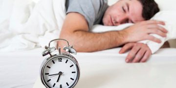 کەمتر لە 6 کاتژمێر خەوتن زیانێکی زۆری هەیە