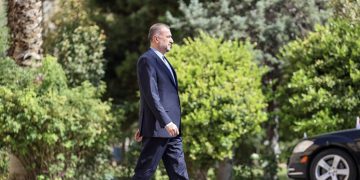 وەزیری دەرەوەی ئێران سەردانی سێ وڵاتی عەرەبی دەکات