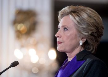 کلینتۆن داوای دەست لە کار کێشانەوەی نتانیاهۆ دەکات