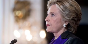 کلینتۆن داوای دەست لە کار کێشانەوەی نتانیاهۆ دەکات