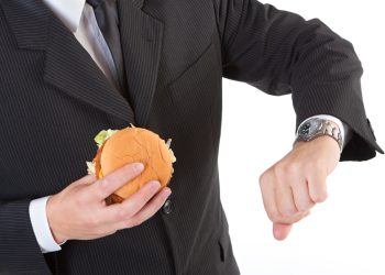 ئایا خواردنی خێرا دەبێتە هۆی تووشبوون بە نەخۆشی شەکرە؟