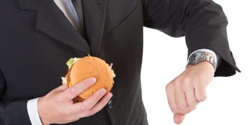 ئایا خواردنی خێرا دەبێتە هۆی تووشبوون بە نەخۆشی شەکرە؟