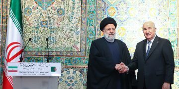 ئایەتوڵڵا ڕەئیسی: ئێران و جەزائیر پەرە بە پەیوەندییە سیاسی، ئابوری و بازرگانییەکانی نێوانیان دەدەن