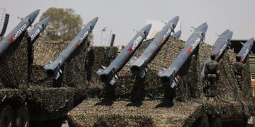 یەمەن: بە 37 درۆن هێرش کراوەتە سەر کەشتییە ئەمریکییەکان