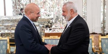 ئیسماعیل هەنیە لە گەڵ سەرۆکی پەرلەمانی ئێران کۆبووە