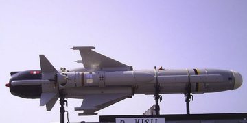 CNN: ئەمریکا دەڵێت ئێران 100 مووشەکی کرۆز و ژمارەیەک درۆنی بۆ هێرشی سەر ئیسرائیل ئامادە کردووە