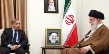 حەزرەتی ئایەتوڵڵا خامنەیی: پەیوەندی لە گەڵ پاکستان بۆ ئێمە گرنگە