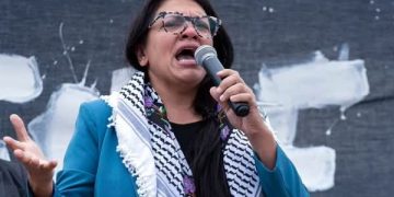 ئەندامێکی کۆنگرێسی ئەمریکا: واشنتن لە کۆمەڵکوژکردنی فەڵەستینییەکاندا بەشدارە