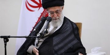 پەیامە گرنگەکانی نامەکەی ئیمام خامنەیی بۆ خوێندکارانی ئەمریکی