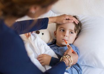 پزیشکێک چەند ڕێنماییەک لە سەر سکچوون و ڕشانەوەی منداڵان بڵاو دەکاتەوە