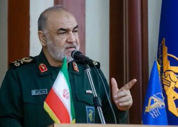 فەرماندەی سوپای پاسداران: زایۆنیستەکان چاوەڕوانی وەڵام بن