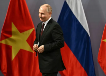 پوتین: دوژمنانی ئەمریکا و ئەورووپا پڕچەک دەکەین