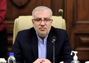 هیچ حکومەتێکی ئەمریکا ناتوانێت ڕێگری لە هەناردەی نەوتی ئێران بکات