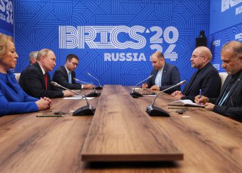 سەرۆکی پەرلەمانی ئێران لە گەڵ پوتین کۆبووە