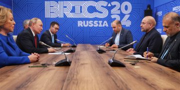 سەرۆکی پەرلەمانی ئێران لە گەڵ پوتین کۆبووە