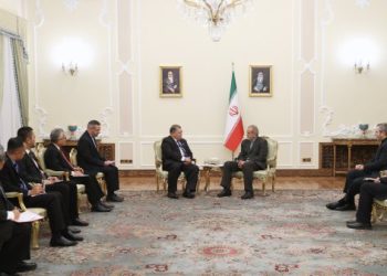 سەرۆک کۆماری ئێران: پەیوەندییەکانمان لە گەڵ مالیزیا بەهێزتر و کاریگەرتر دەکەین