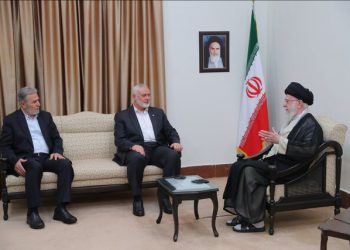 حەزرەتی ئایەتوڵڵا خامنەیی: ئەمڕۆ بەرزترین ئاڵای ئیسلام لە دەستی خەڵکی غەززەدایە