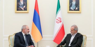 پزیشکیان: پتەوکردنی پەیوەندییەکان لە گەڵ وڵاتانی دراوسێ ئامانجێکی گرنگی سیاسەتی دەرەوەی ئێرانە