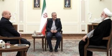 یەکەم کۆبوونەوەی سەرۆکایەتییەکانی ئێران بە میوانداری پزیشکیان بەڕێوەچوو