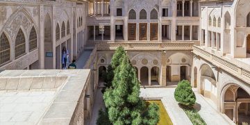 ماڵی عەباسیان، شاکارێکی تەلارسازی ئێرانی لە کاشان