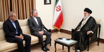 حەزرەتی ئایەتوڵڵا خامنەیی: ئێران گرنگی بە گەشەپێدانی پەیوەندییەکان لە گەڵ تورکمانستان دەدات