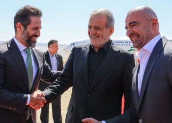 قوباد تاڵەبانی: سەردانەکەی پزیشکیان جەختکردنەوەیە لە سەر پەیوەندی مێژوویی هەرێم و ئێران