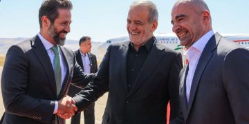 قوباد تاڵەبانی: سەردانەکەی پزیشکیان جەختکردنەوەیە لە سەر پەیوەندی مێژوویی هەرێم و ئێران