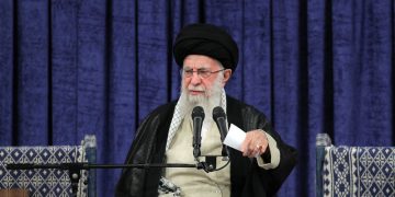 حەزرەتی ئایەتوڵڵا خامنەیی: حزبوڵڵا چارەنووسی ناوچەکە دیاری دەکات