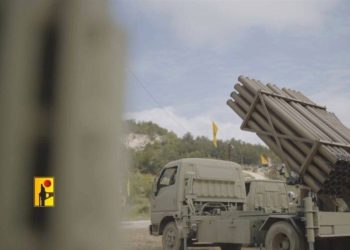 بنکەی فەرماندەیی سوپای ڕژێمی زایۆنیستی کرایە ئامانجی دەیان ڕۆکێت