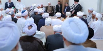 حەزرەتی ئایەتوڵڵا خامنەیی: ناکرێت پرسی ” نەتەوەی ئیسلامی ” هیچ کات لەبیر بکرێت