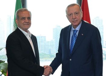 پزیشکیان و ئەردۆغان کۆبوونەوە