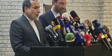 عێراقچی: زایۆنیستەکان دەتوانن ئیرادەمان تاقیبکەنەوە