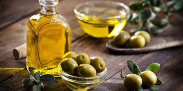 ئەگەر زەیتی زەیتون زۆر بخورێت چی ڕوو دەدات؟