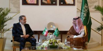 وتووێژی تەلەفوونیی وەزیرانی دەرەوەی ئێران و سعوودیە