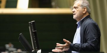 سەرۆک کۆماری ئیسلامی ئێران پرۆژەی پێشنیارکراوی بودجەی ڕادەستی پەرلەمان کرد