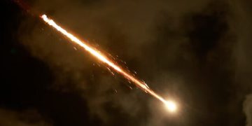 گاردیەن: هێرشەکەی ئێران ئەوەی سەلماند کە سیستەمی بەرگری ئیسرائیل تەنیا بانگەشەیە