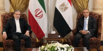 وەزیرانی دەرەوەی ئێران و میسر لە قاهیرە کۆبوونەوە